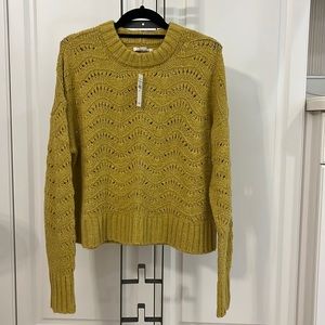 American Eagle NWT! Gold/Mustard Yellow sweater Size Small